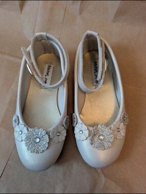 Rachel Shoes Girls' White Floral Glitter Ballet Flats with Ankle Strap